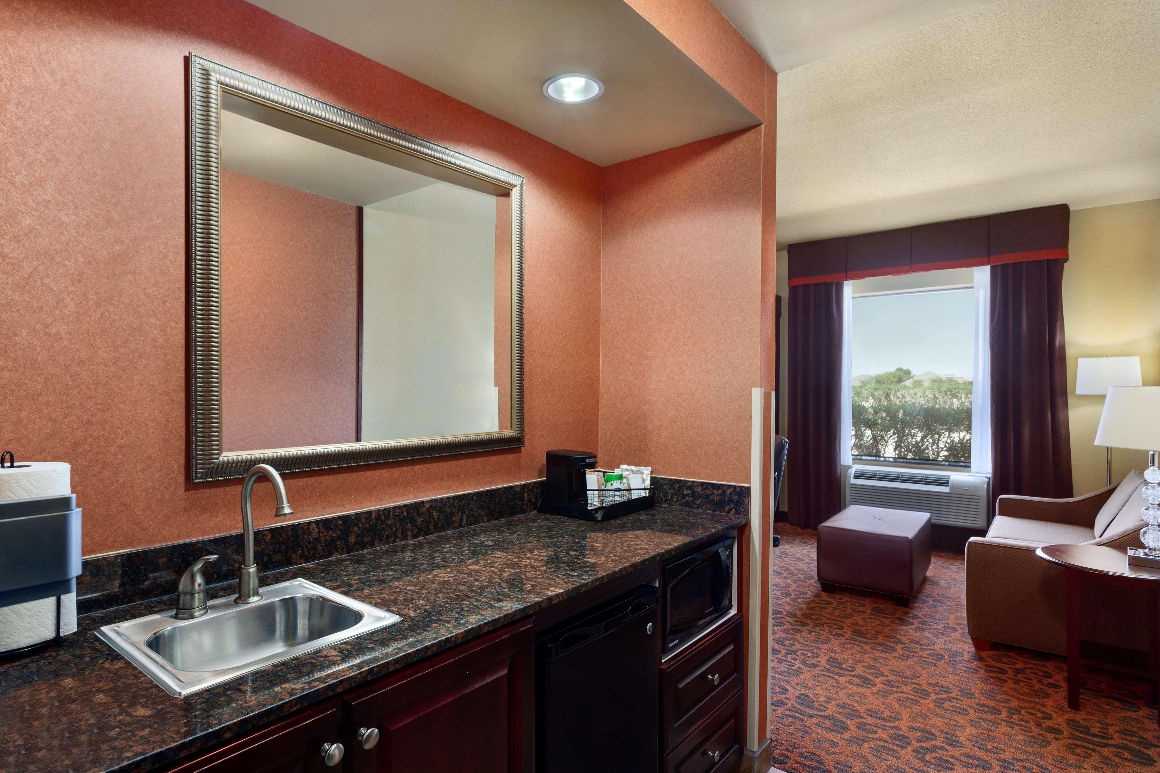 Hampton Inn&Suites Mission Extérieur photo