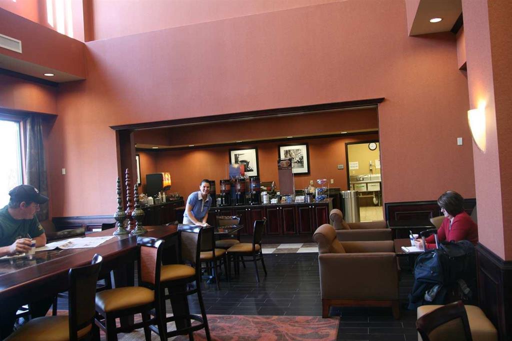 Hampton Inn&Suites Mission Restaurant photo
