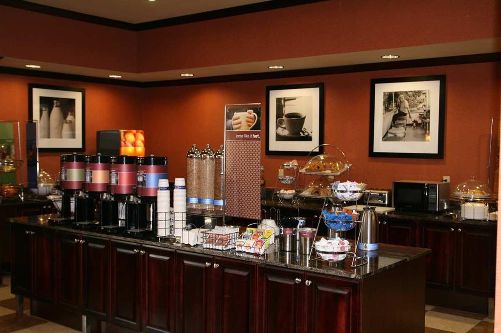 Hampton Inn&Suites Mission Restaurant photo